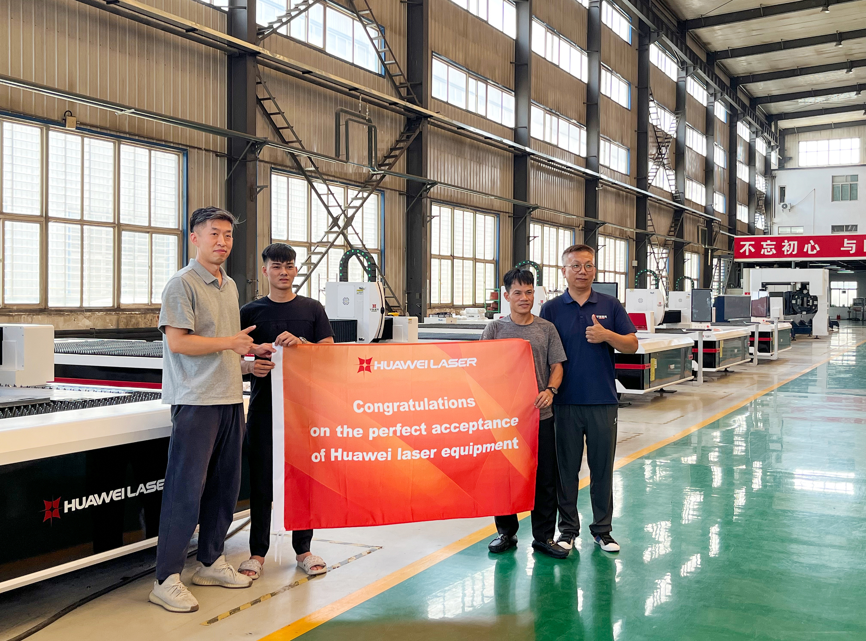 Vellykket levering av 6000W 6020 laserkutter til Vietnam